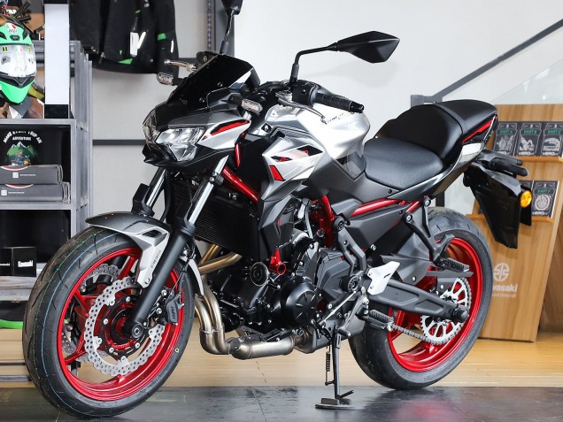 Mejores Carenados Moto Kawasaki Ninja Z650 2020-2023 - Negro Plata Rojo